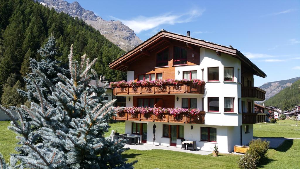 Ferienhaus Antigua Saas-Grund Oda fotoğraf