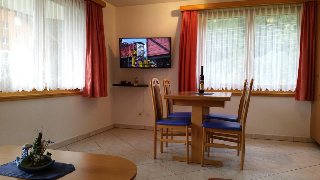 Ferienhaus Antigua Saas-Grund Oda fotoğraf